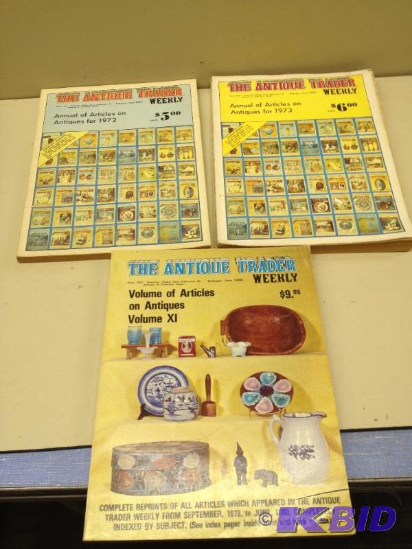lot 137 image: The Antique Trader Weekly Annuals ...