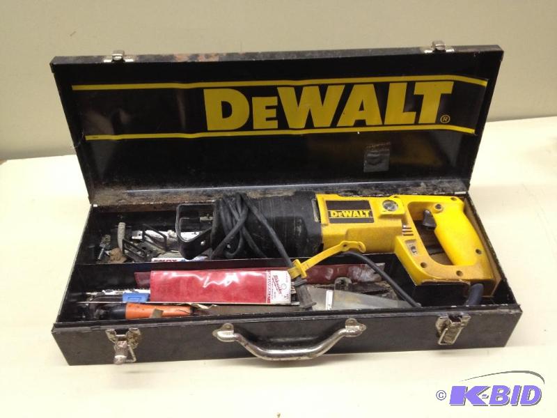 lot 138 image: Dewalt Sawzall  Tested and works as designed&...