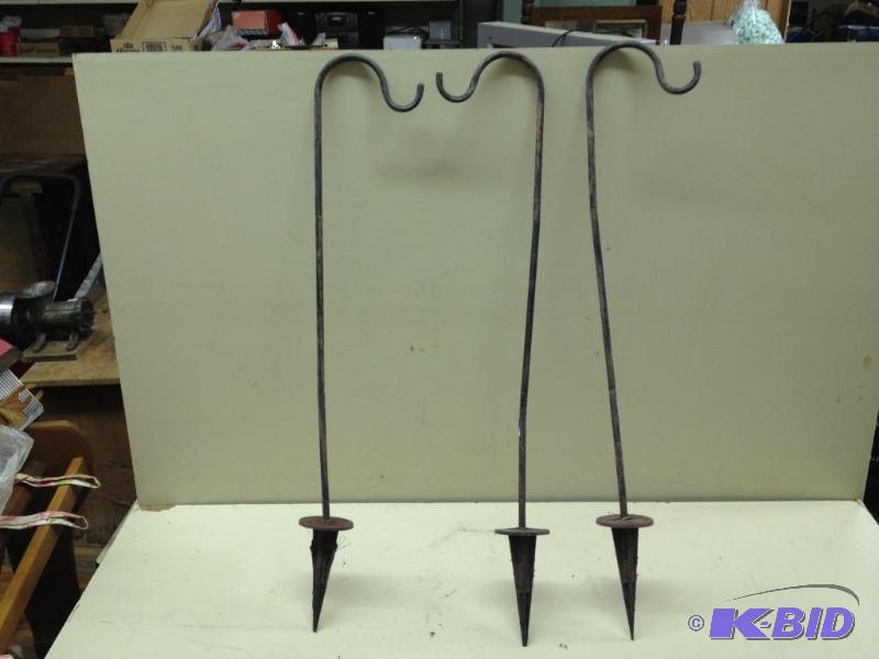 lot 205 image: Garden  Yard Plant&nbspHangers ...