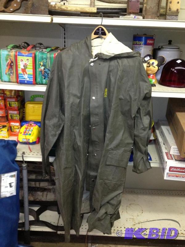 lot 225 image: Hubbard Feeds Rubber Rain Coat  Appears that ...