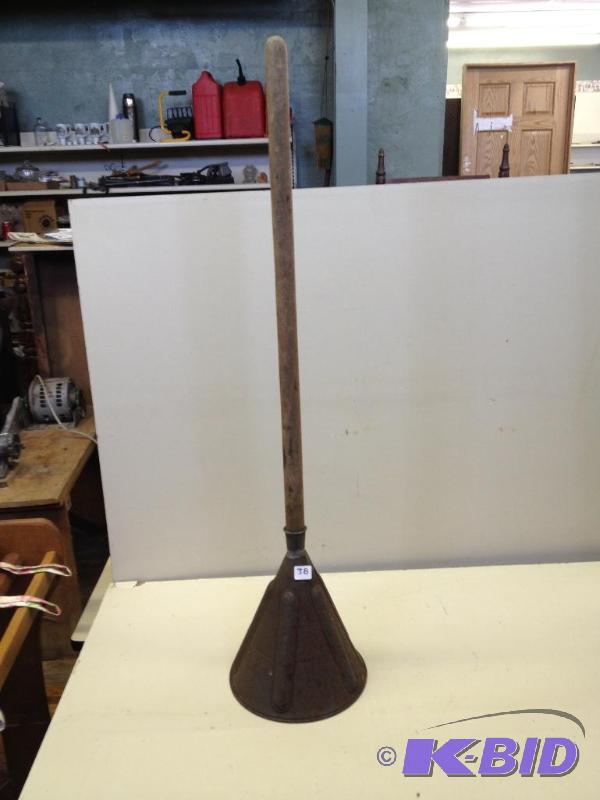 lot 38 image: Plunger Cone Clothes Washer