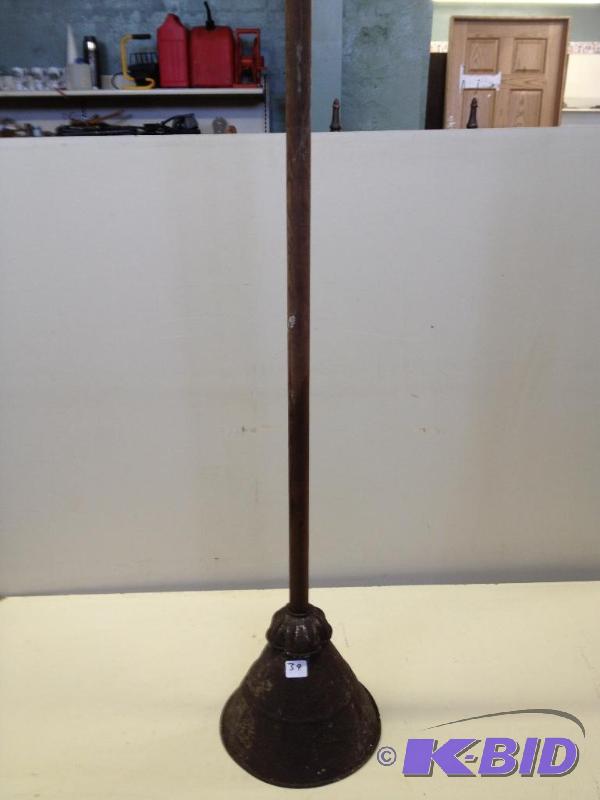 lot 39 image: Plunger Cone Clothes Washer...