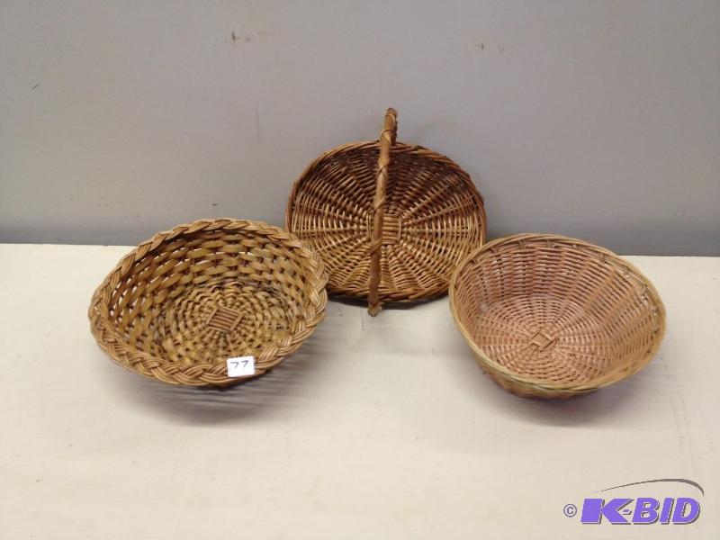 lot 77 image: 3 Wicker Baskets ...
