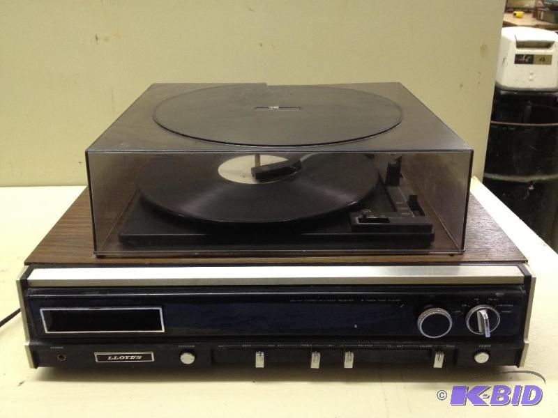 lot 93 image: LLoyds&nbspAMFM  &nbsp8 Track  Record P...
