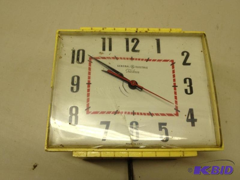 lot 96 image: Vintage Clock, works ...