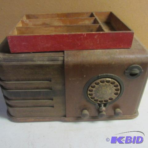 Table Radio, Tray