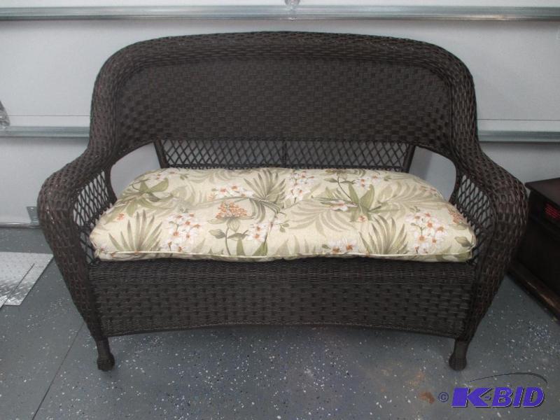 Resin Outdoor Loveseat With cushions