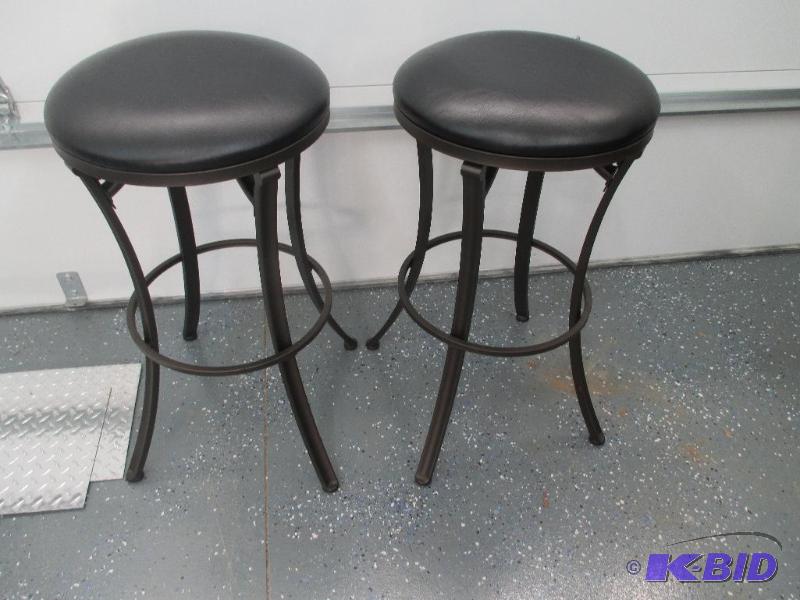 2 Swivel Bar Stools New