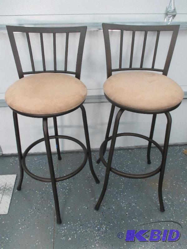 2 Swivel Bar Stools New