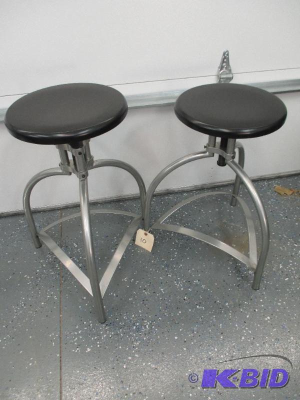 2 Swivel Bar Stools New