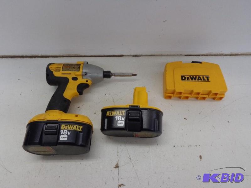 lot 100 image: Dewalt&nbspImpact Driver   18V.  Assorted Bi...