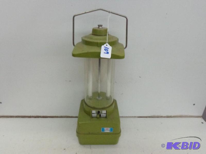 lot 109 image: Sportsman Lamp   Ray-O-Vac Battery Powered  N...