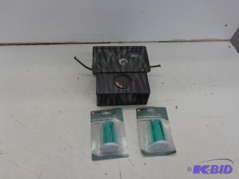 lot 113 image: Game Camera   35 mm  Salt & Pepper Shaker...