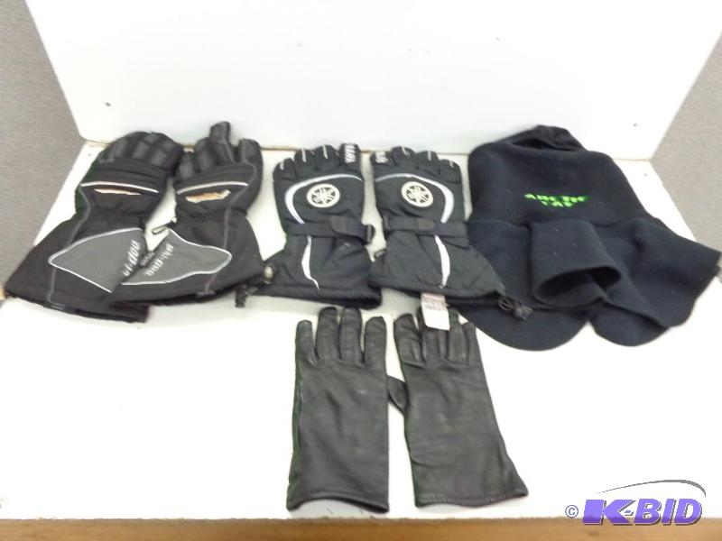 lot 144 image: Gloves   Pair of Skidoo  XL - Leather  Pair o...