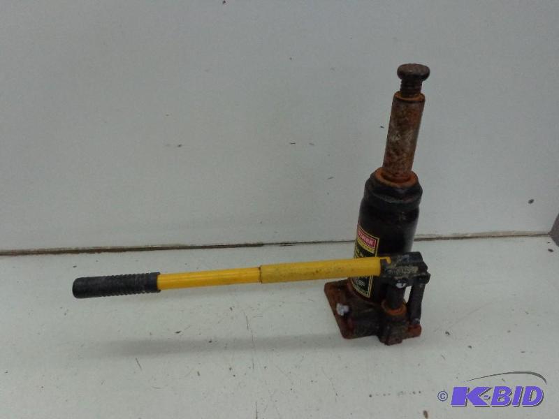 lot 149 image: Hydraulic Jack   6 Ton - 12,000 lb.  Craftsma...