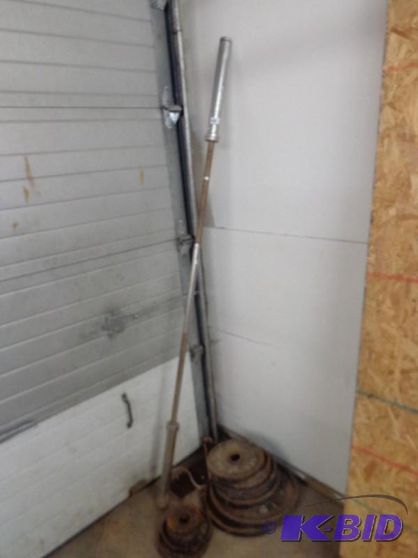 lot 153 image: Free Weights w Bar   45 lb Olympic Weight Bar...
