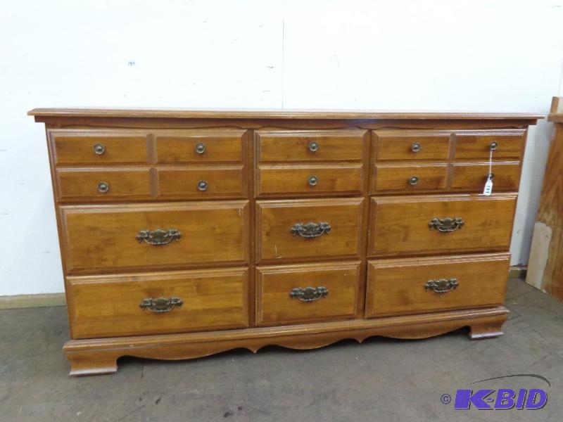 lot 183 image: Dresser   6 Drawers  57"  In Good Shape ...