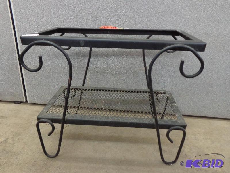 lot 187 image: Plant Stand - Cemetary Flower Pot Holder   10...