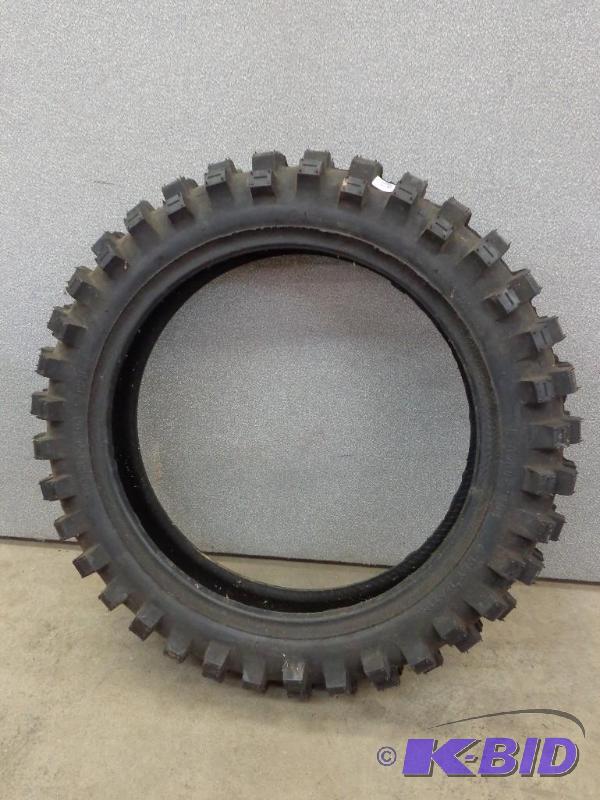 lot 189 image: Cheng Shin   Brand NEW  560 x 18  6 Ply Tire ...