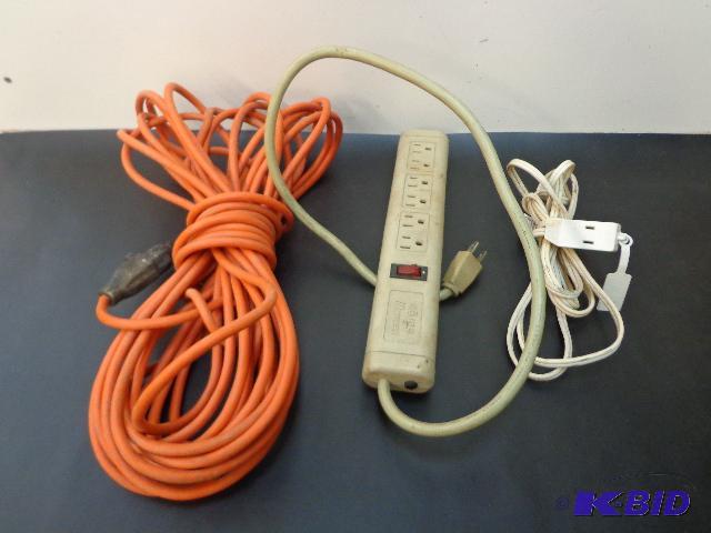 lot 20 image: 3 Extension Cords   1 - 20 Cord  2 others in...