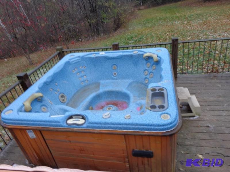 lot 3 image: Cal Spa 8 Person Hot Tub 63 Jets,&nbspFull F...