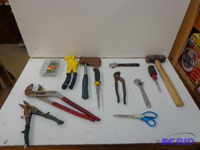 lot 33 image: Rivet Gun - Stanley Pop   Rivets  17" Pr...
