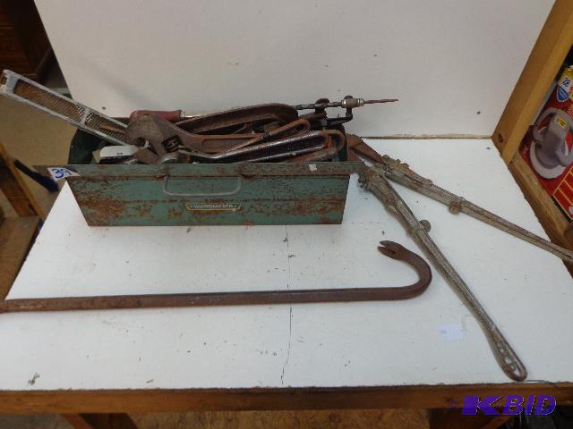 lot 39 image: Tool Box Variety   Bolt Cutter  Crow Bar  Adj...