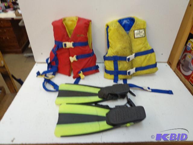 lot 46 image: Kids Stearms Life Jackets   Yellow - 30-50lbs...