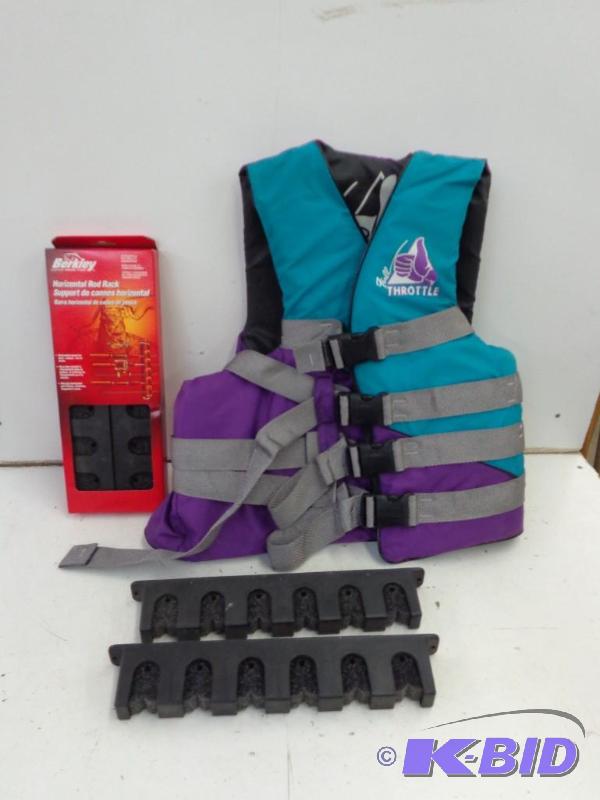 lot 62 image: Ski Vest & Holders   High Quality Full Th...
