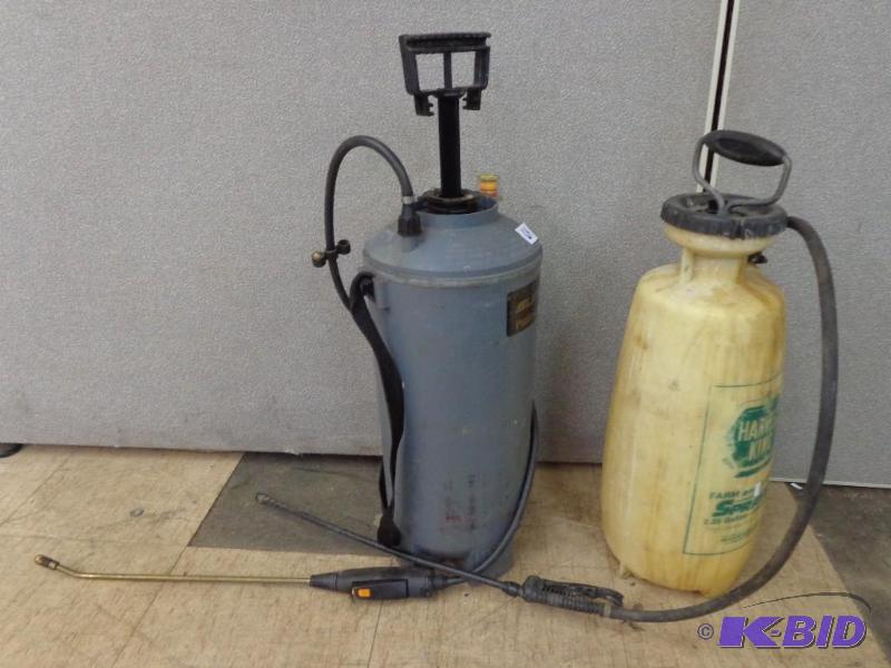 lot 64 image: Garden Sprayers   Suncast Professional & ...