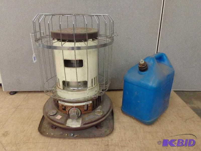 lot 70 image: Robeson Heater   Kerosene type  Dusty but loo...
