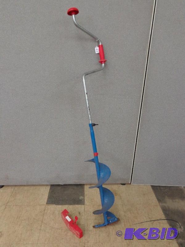 lot 77 image: 7"&nbspIce Auger   StrikemasterMora  A...