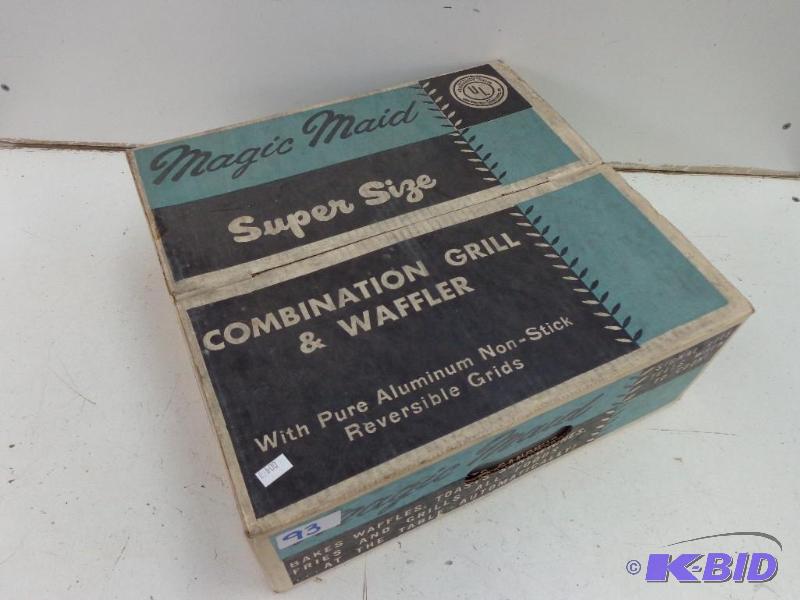lot 93 image: GrillWaffle Maker   Combo Set up  Appears Ne...