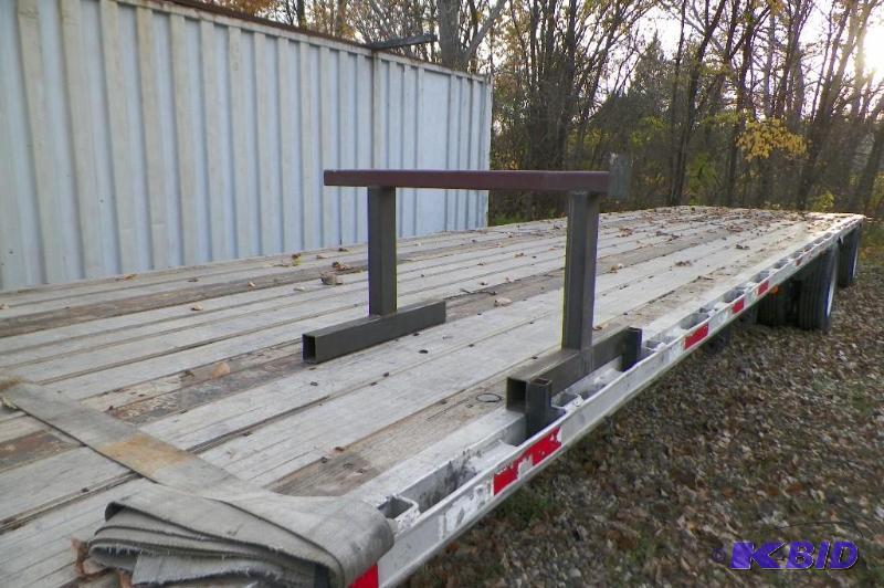 lot 11 image: Load Leveler For Step Deck Trailer