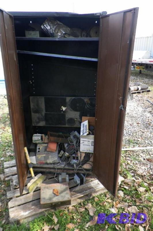 lot 111 image: Metal Cabinet - Will be emptied