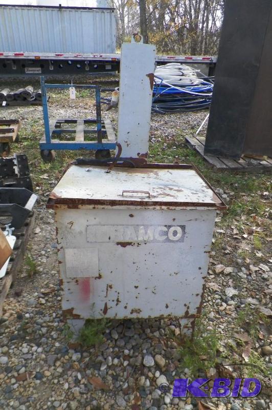lot 114 image: Pneumatic Parts Washer  parts go up and down