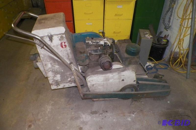 lot 124 image: Tennant Floor Sweeper according to owner works great
