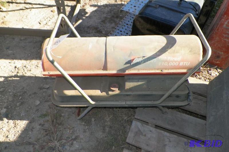 lot 13 image: 110,000 BTU Oil Heater