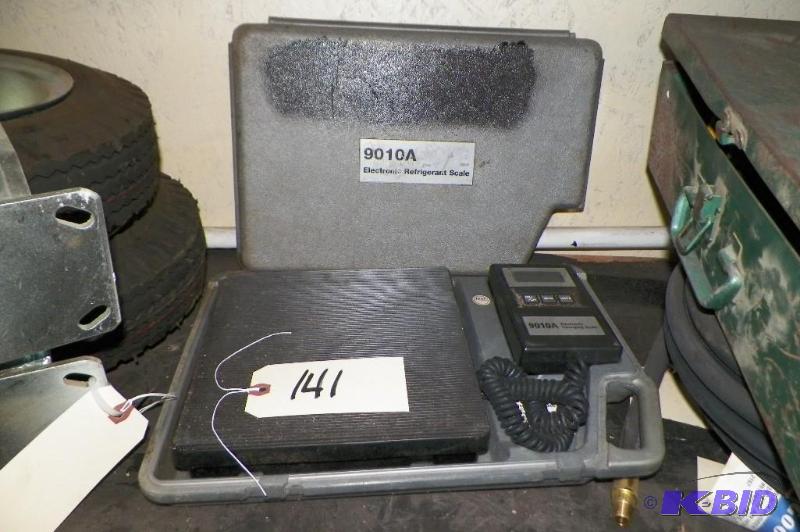 lot 141 image: Electronic Refrigerant Scale