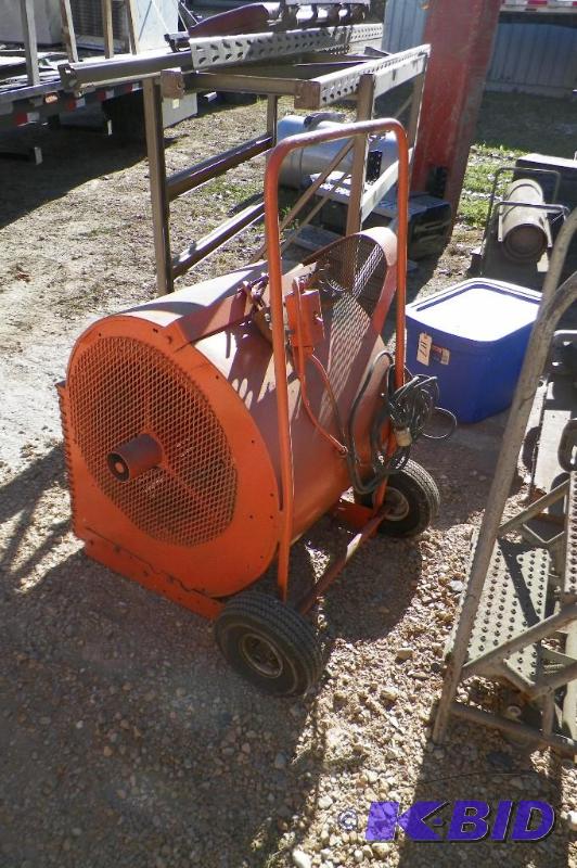 lot 22 image: Large Fan - needs 1 hp motor