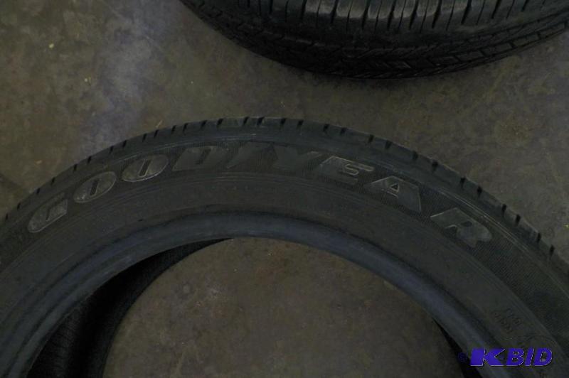 lot 30 image: Goodyear 20550R16 Tire