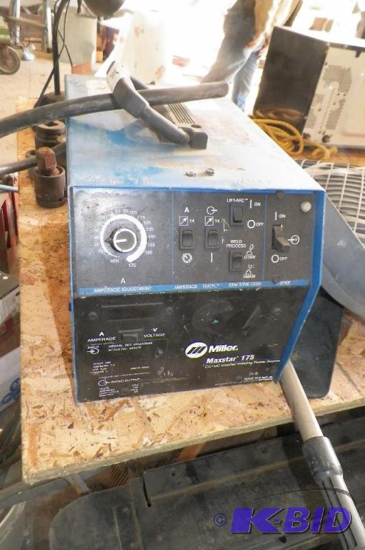 lot 305 image: Miller Maxster 175 Constant Current DC Inverter Arc Welder