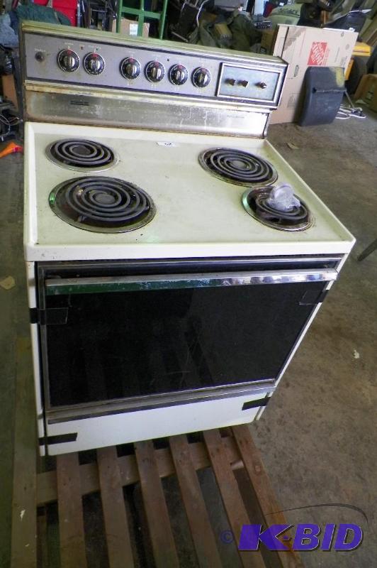 lot 308 image: Montgomery Ward Stove and Oven