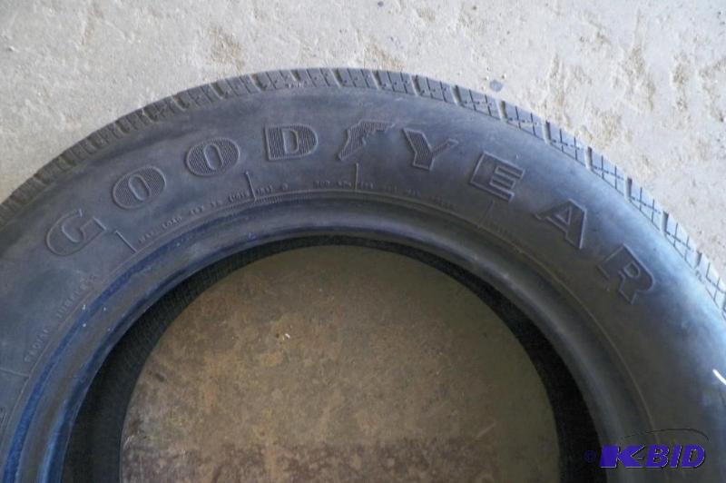 lot 32 image: Goodyear P175  65 R14