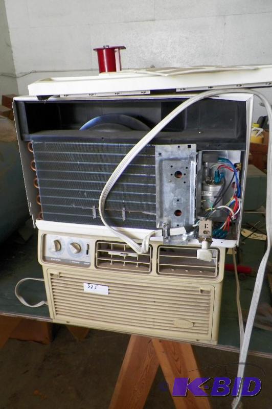 lot 325 image: 2 Air Conditioners bottom one is working top one is for parts