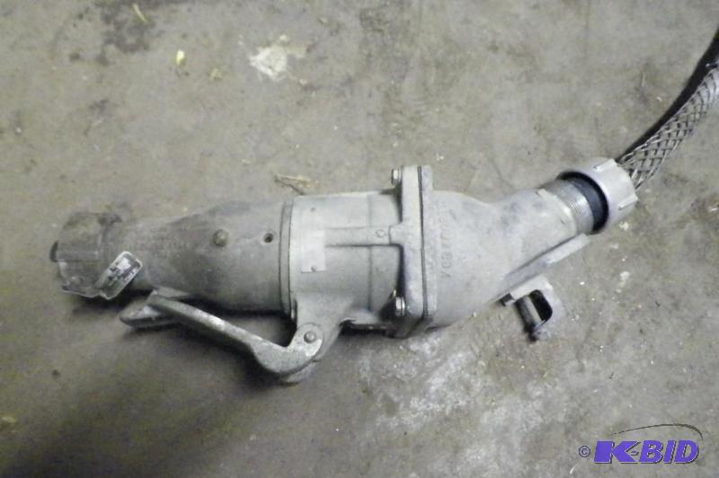 lot 39 image: 60 amp connector