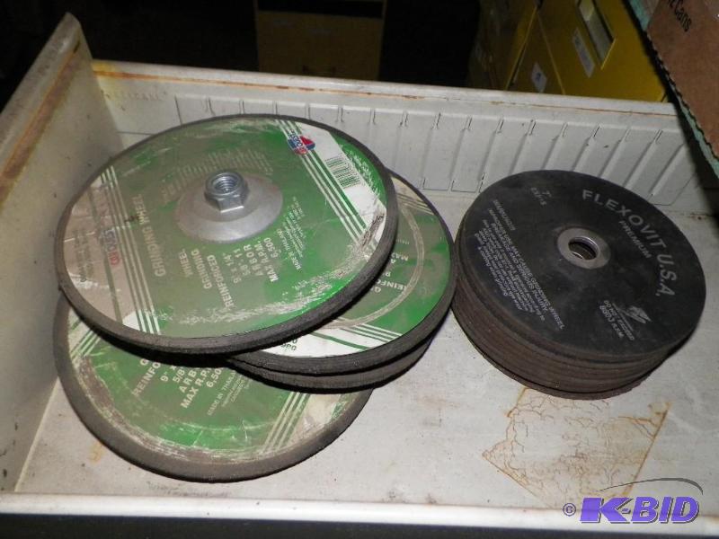 lot 52 image: 5 9 inch grinding wheels and 8 7 inch wheels