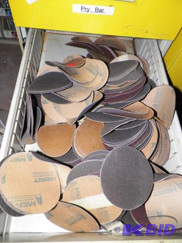 lot 78 image: Large lot of 4 inch sanding disks