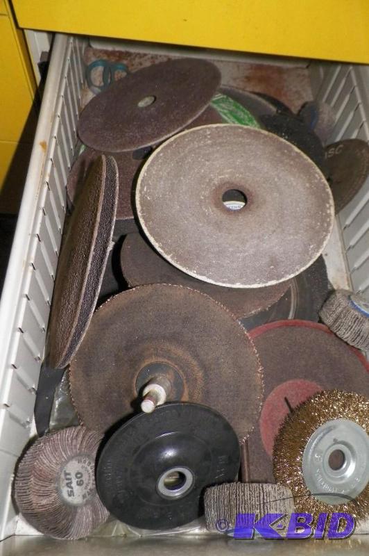 lot 84 image: Misc. SandingGrinding Disks