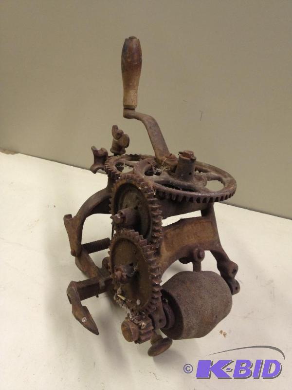 Antique Hand Crank Grinder  Needs to be oiled...